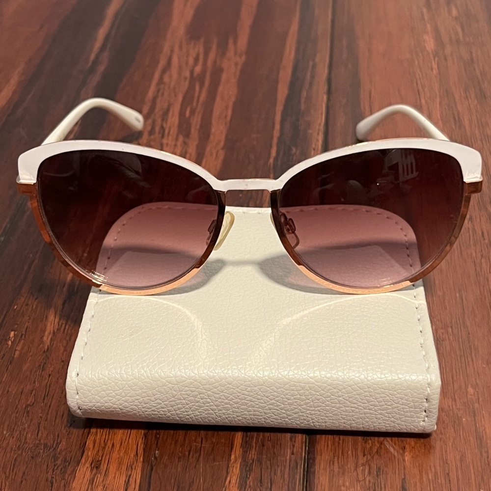Jessica Simpson Sunglasses